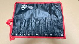 BGS Werkzeugtasche zum rollen für Schlüssel schwarz rot