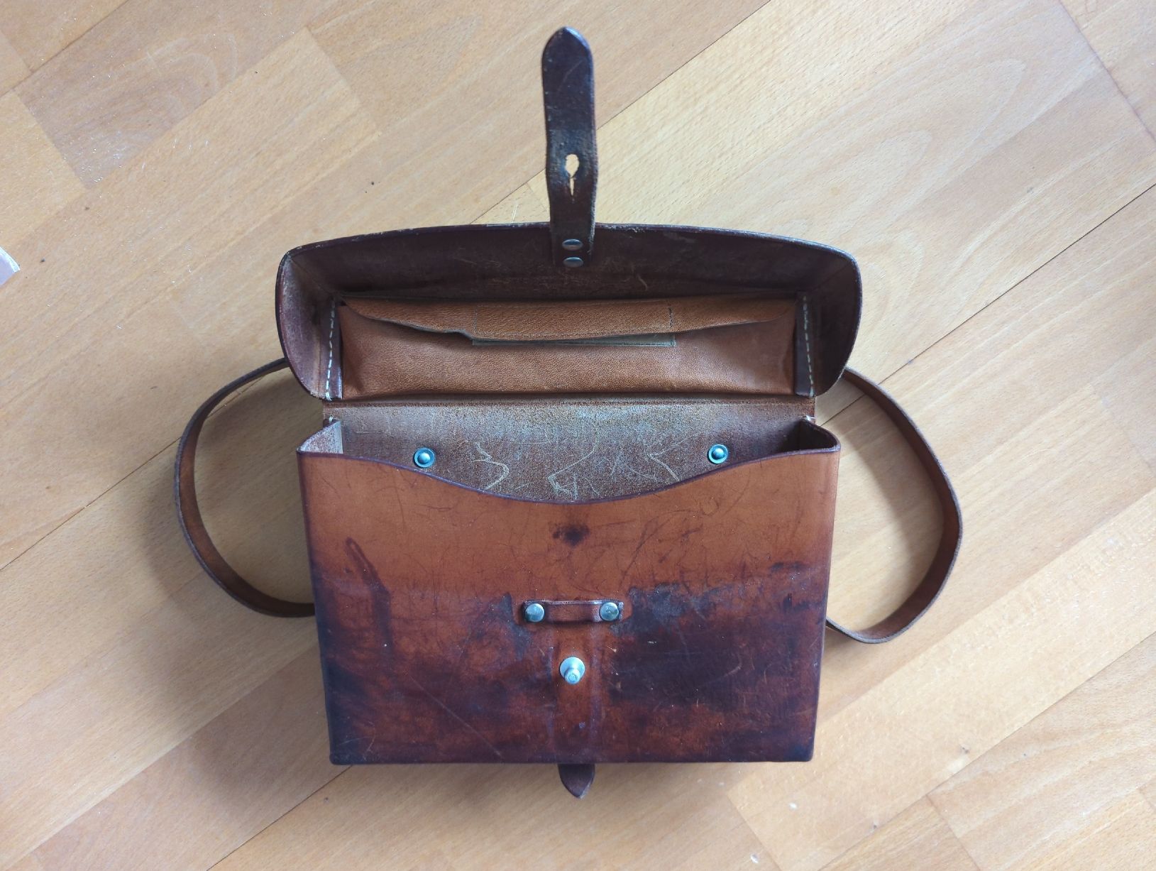 Schweizer Armee Borse: Leder-Militärtasche gebraucht – Usato da Brugg AG venduto da beo1976 2
