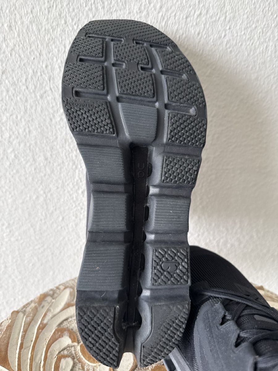 On Herrenschuhe: ON Cloud HELION Laufschuhe Schwarz Grösse 44 – Gebraucht aus Zürich von sha_vw65 6