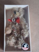 Älteren Mutzli  Mini Teddybär mit der OVP. Ab 1.-