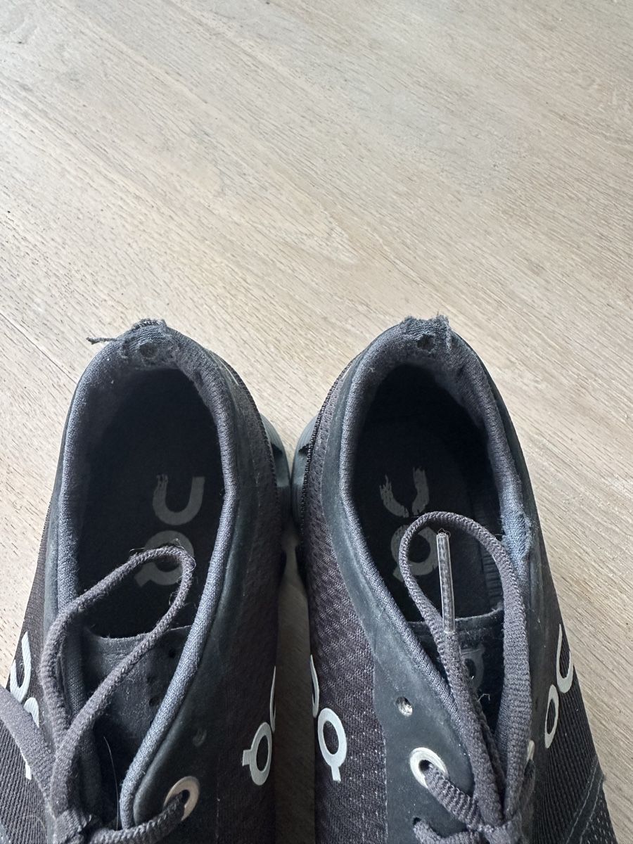 On Scarpe da donna: On Sneaker schwarz Grösse 40 – Usato da Langnau am Albis venduto da cor_566p 3