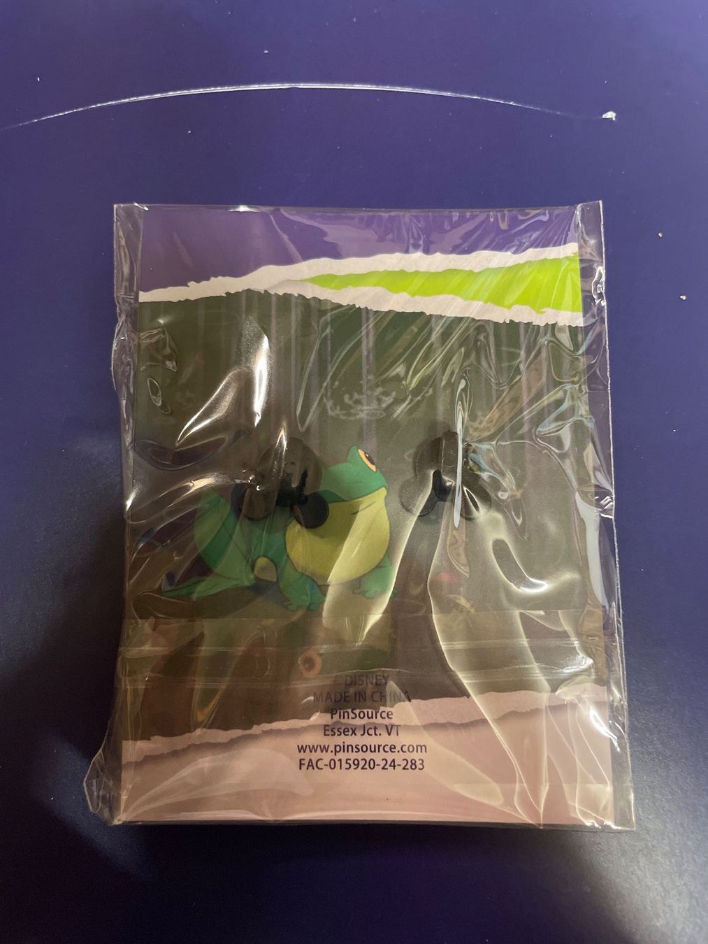Placchette & Badge: Disney D23 Stitch Pin – Nuovo (secondo la descrizione) da Therwil venduto da rubininio 1