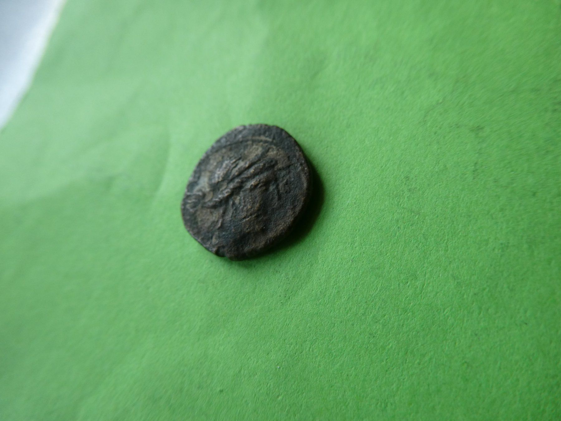 Tutti le monete: uralte Bronzemünze    15 mm     2.14 g – Usato da Hinterforst venduto da Rohusri 1