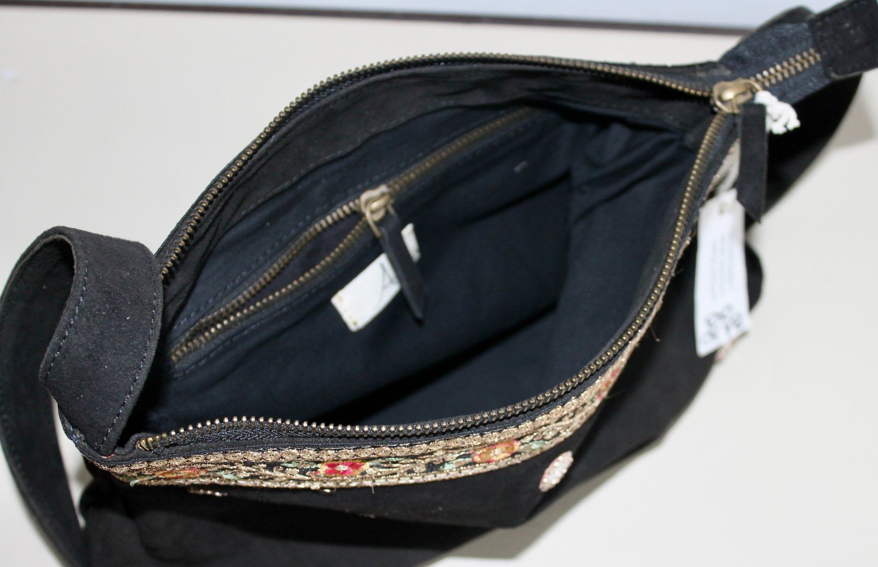 Borse da donna: Neue, modische Handtasche aus Wildleder – Nuovo (secondo la descrizione) da Kirchlindach venduto da hekilida 3