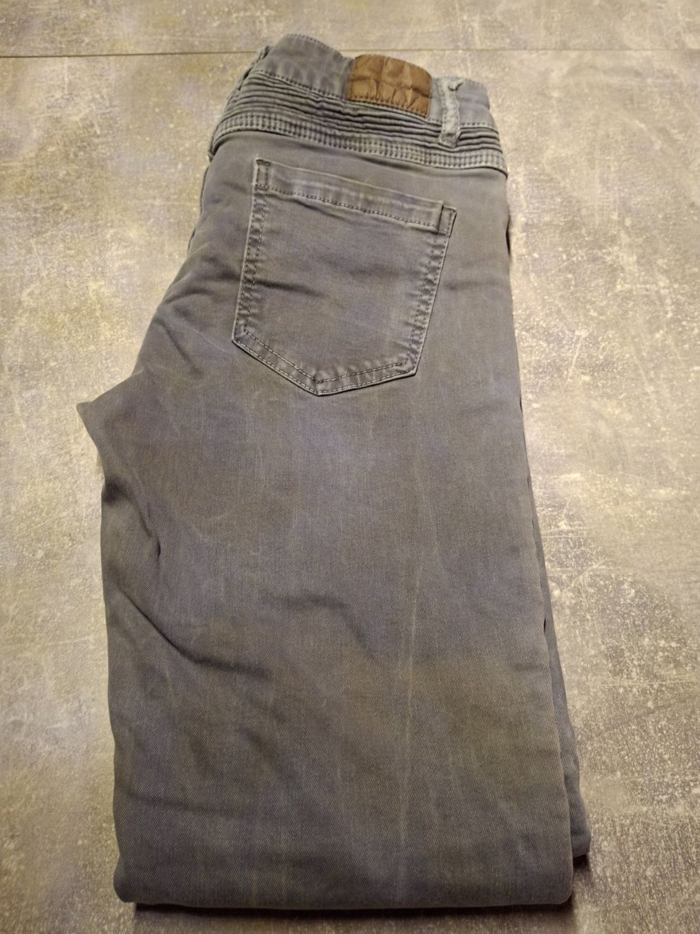 Jeans: Pantalon jeans gris taille M 98% coton – Usato da Villiers venduto da san_jn5w 8
