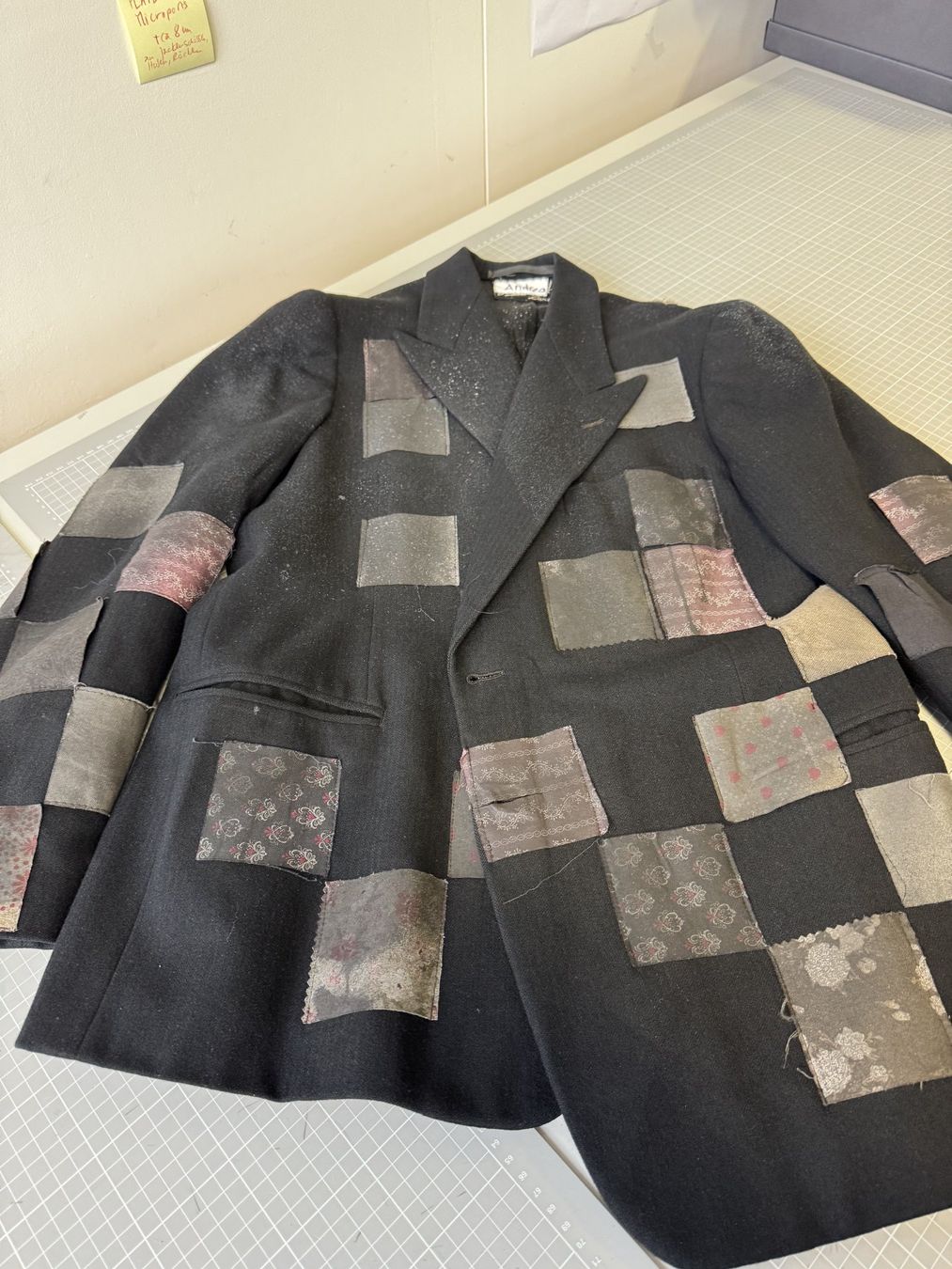 Anzüge: Patchwork Anzug mit Flicken, 3-teilig, handgenäht & Unikat – Gebraucht aus Thun von Thunerseespiele_FBM 7