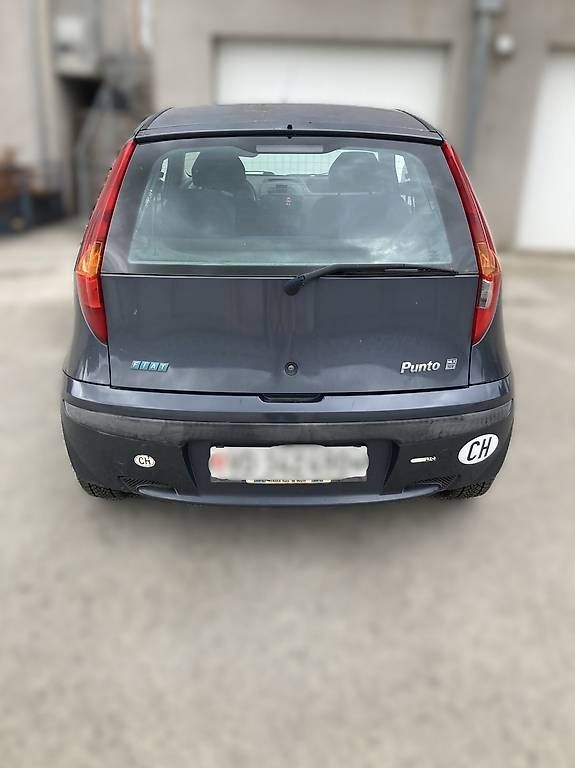 Autos: Fiat Punto 1.2 16V - 2001 – Gebraucht aus Oulens-Echallens von kry_dpj2 2
