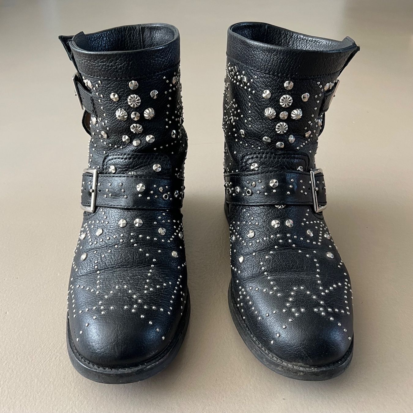 Jimmy Choo Scarpe da donna: JIMMY CHOO Biker Boots 🖤 – Usato da Zürich venduto da ClosetQueen 2