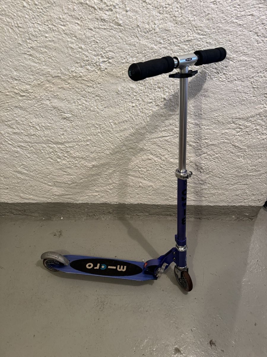 Micro Kickboard: Micro Roller blau gutem Zustand – Gebraucht aus Bubikon von ReneKa