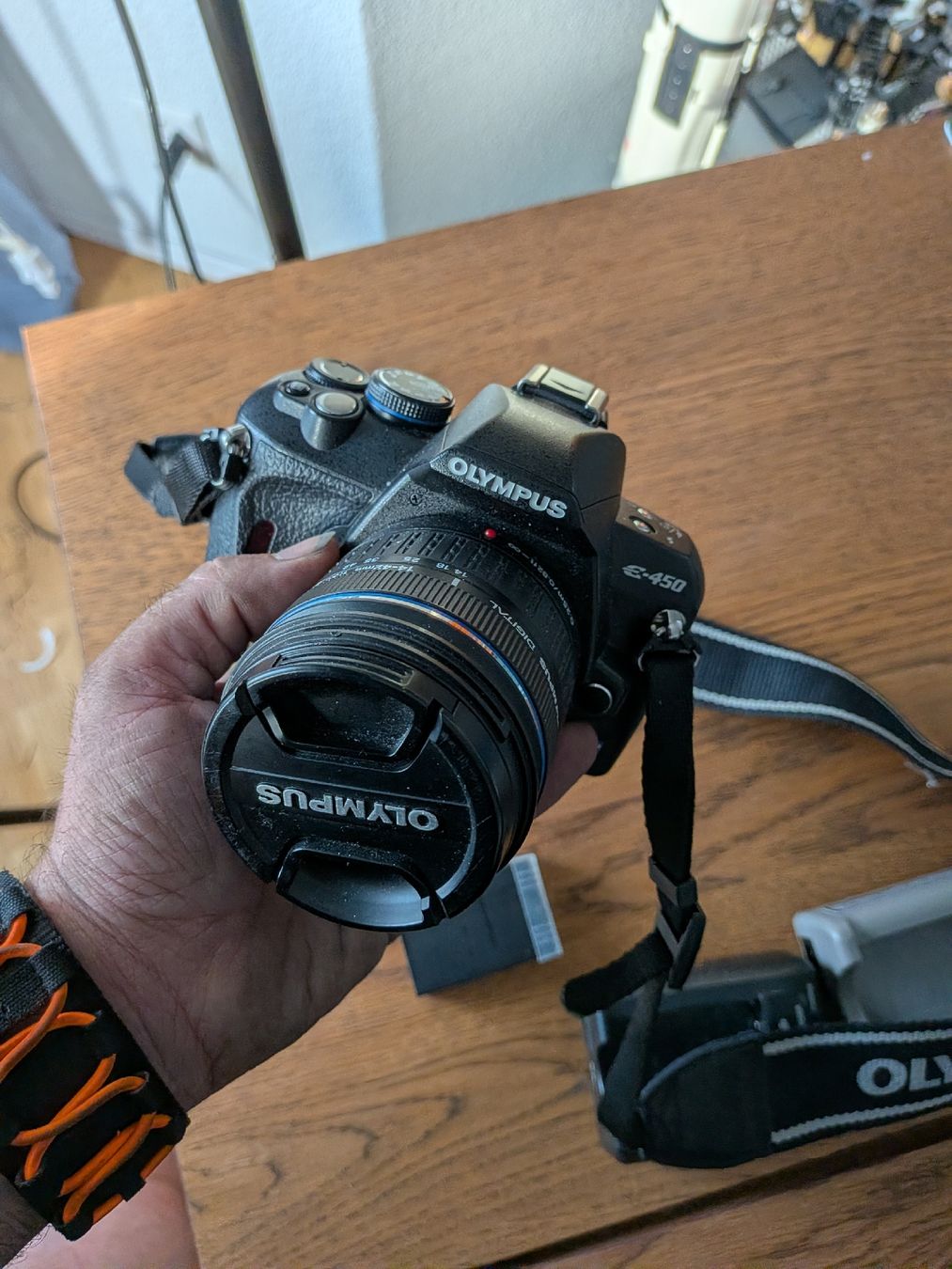 Olympus Fotocamera: Olympus E-450 Digital Camera Kit mit Objektiv 40-150mm – Usato da Rorschach venduto da Cuogar78 3
