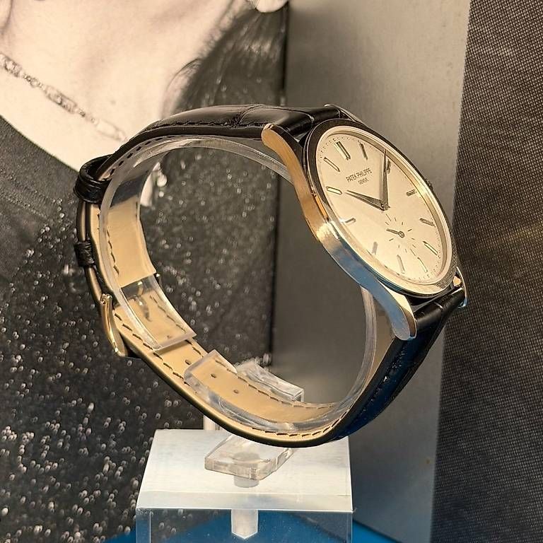 Orologi: Patek Philippe Calatrava 5196G-001 – Usato da Genève venduto da minty.watches 2