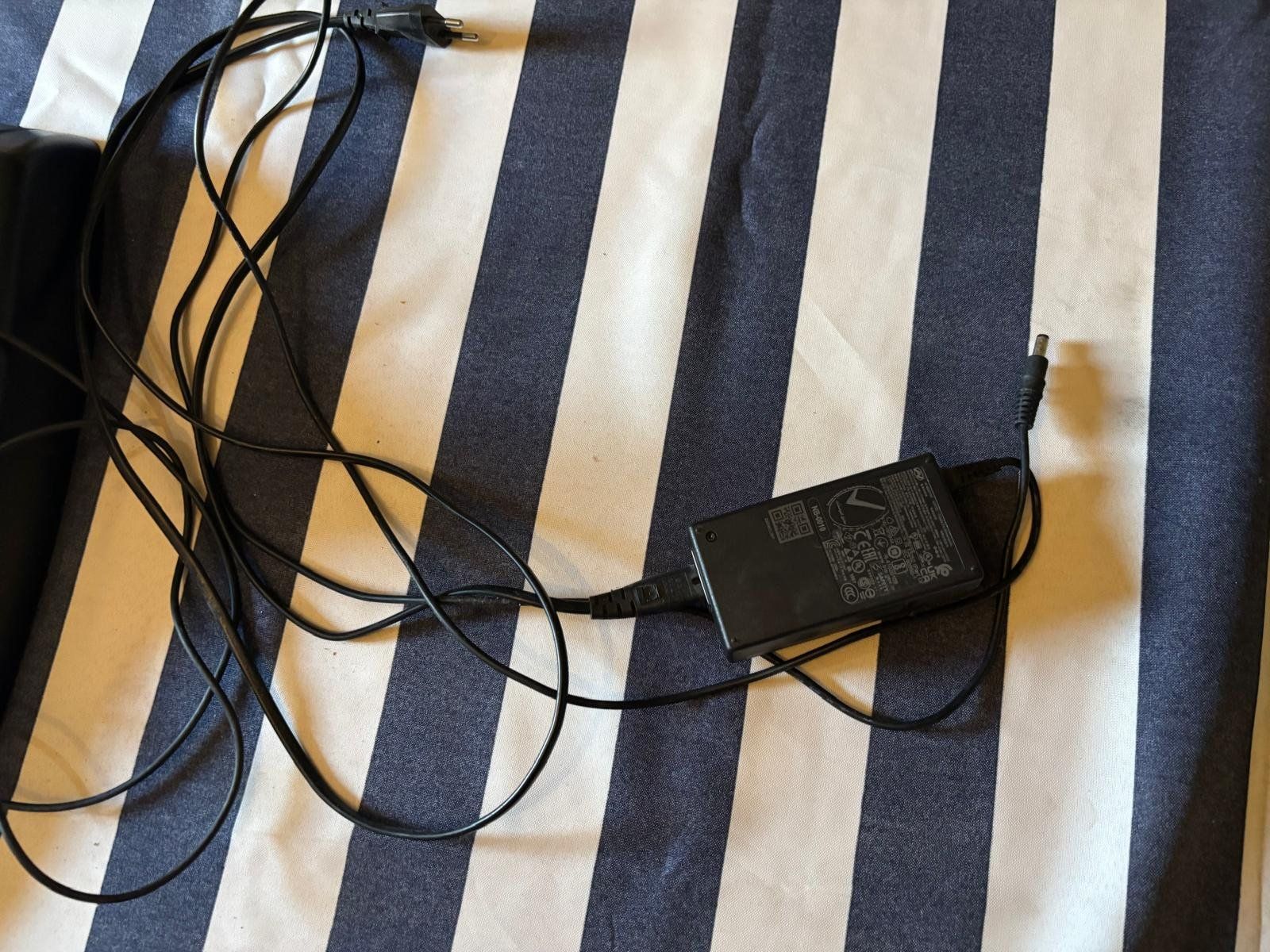 Logitech Controller: Rennlenkrad mit Pedalen von Logitech – Usato da Naters venduto da zub_zrz8 6
