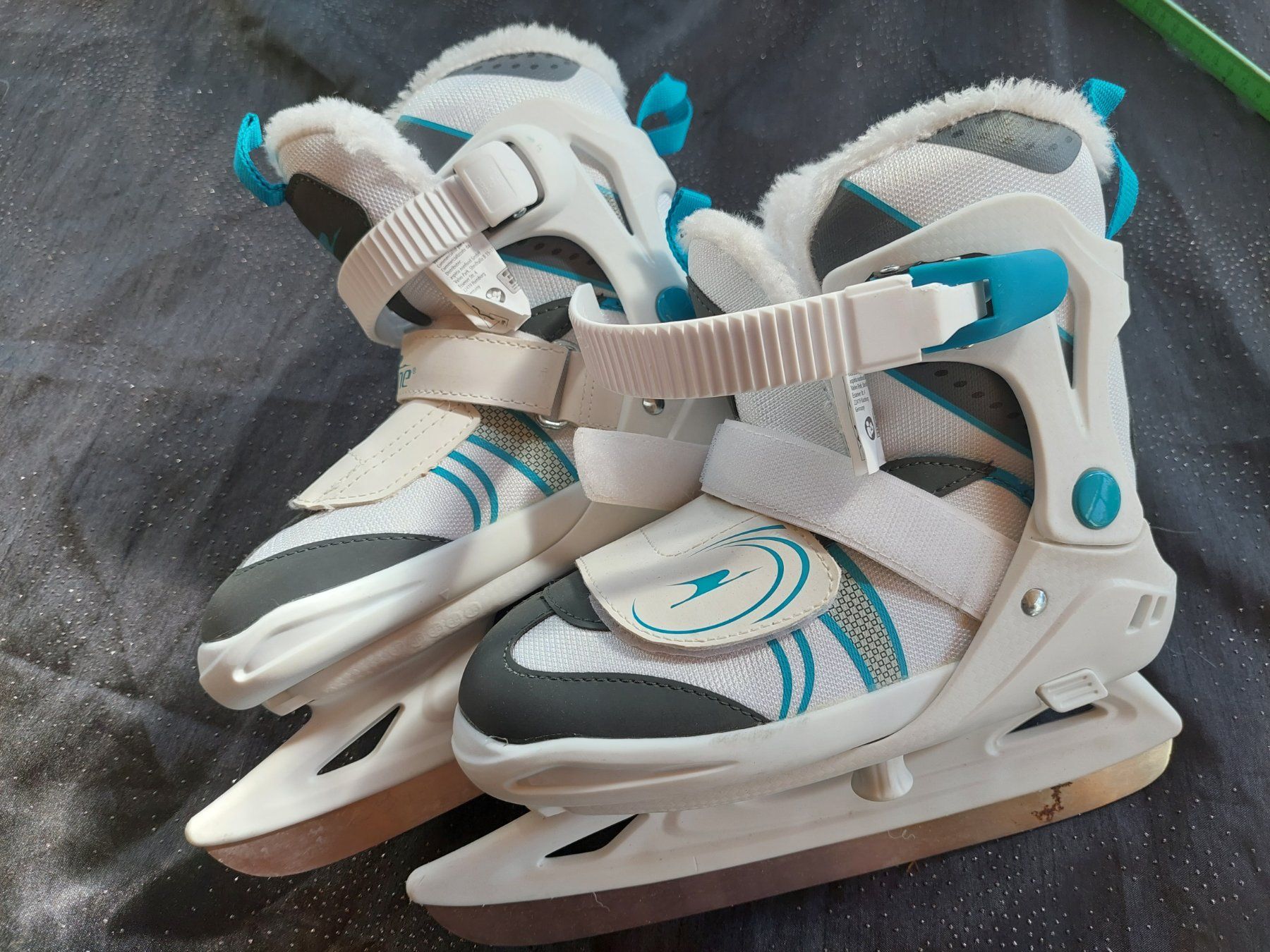 Schlittschuhe: THINSULATE KINDERSCHLITTSCHUHE GR 34 – Gebraucht aus Huttwil von
