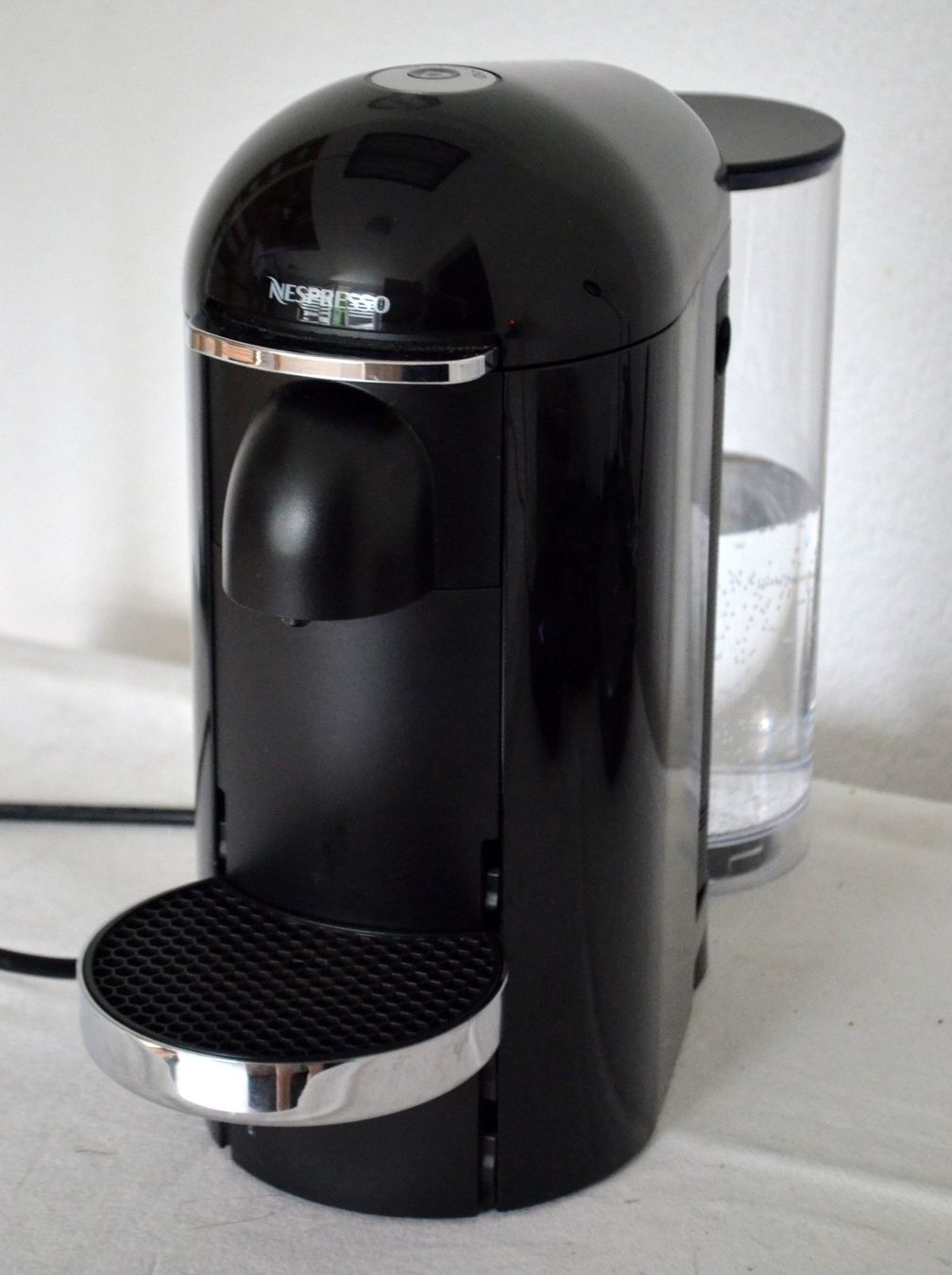 Nespresso Macchine per caffè & Macchine per espresso: Nespresso Vertuo Plus Kaffeemaschine / machine à café – Usato da Collonges venduto da arashee