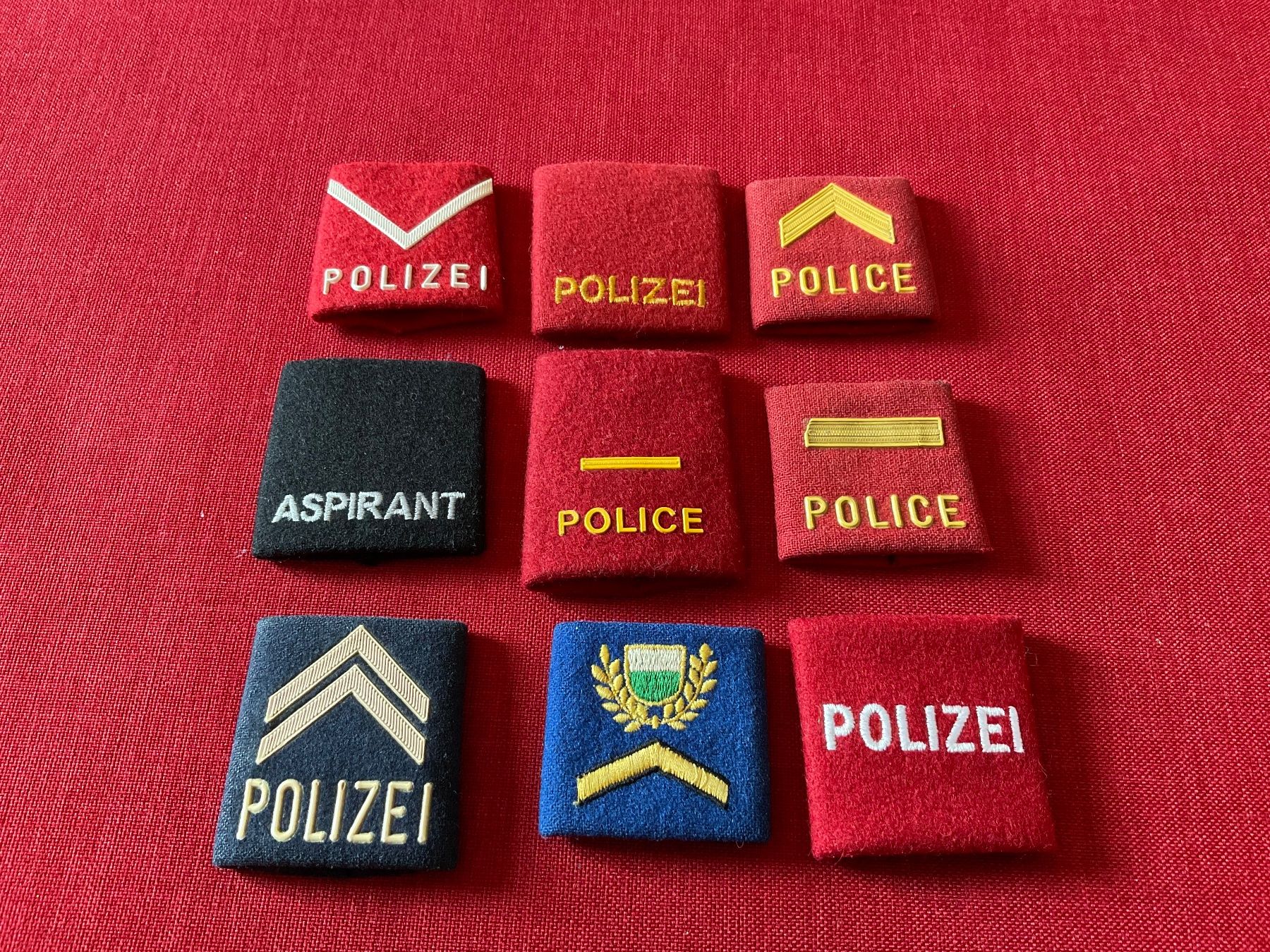 Placchette & Badge: Vintage Polizei Abzeichen – Usato da Lugano venduto da Persepolis