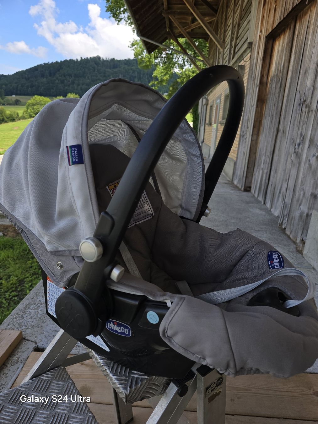 Chicco Auto-Kindersitze: Chicco Autositz Babyschale Kindersitz Auto Safe Reise – Gebraucht aus Gelterfingen von charly3333 1