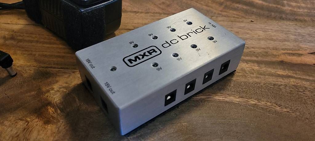 Musikinstrumente: MXR DC Brick M237 – Gebraucht aus Grand-Lancy von Selfa1984