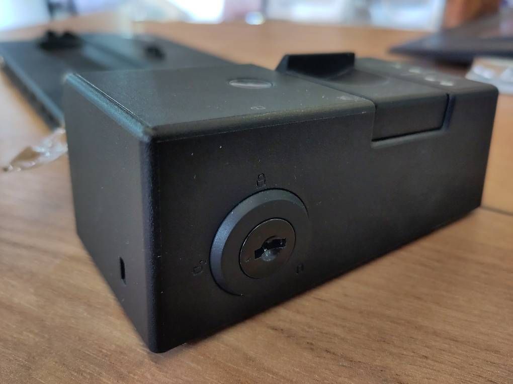 Lenovo Docking station: Lenovo ThinkPad Ultra Docking Station  Type 40AJ – Usato da Novaggio venduto da GreenWebSolutions 3