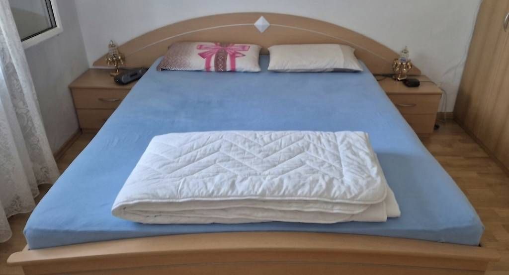 Betten: Doppelbett 160x200 cm – Gebraucht aus Immensee von ser_8529