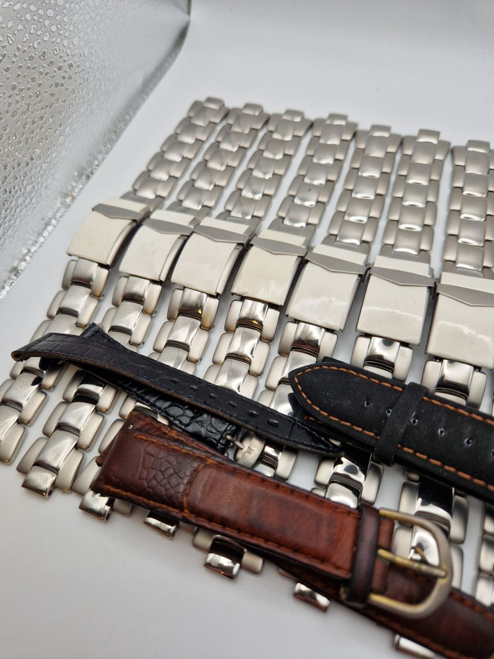 Orologi: Lot de divers bracelets pour montres – Usato da Sembrancher venduto da nat_k8yk 1
