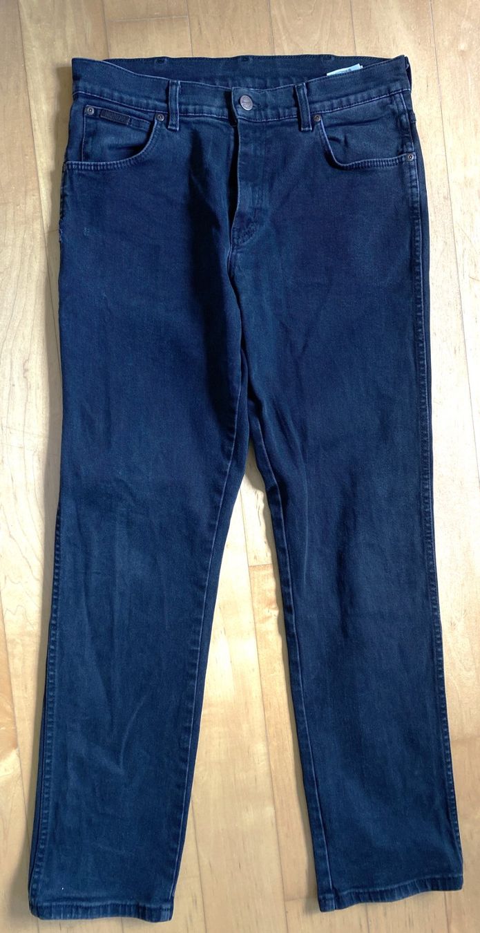 Wrangler Jeans: WRANGLER Texas Stretch Jeans schwarz 33/32 – Gebraucht aus Hünenberg von Ecila