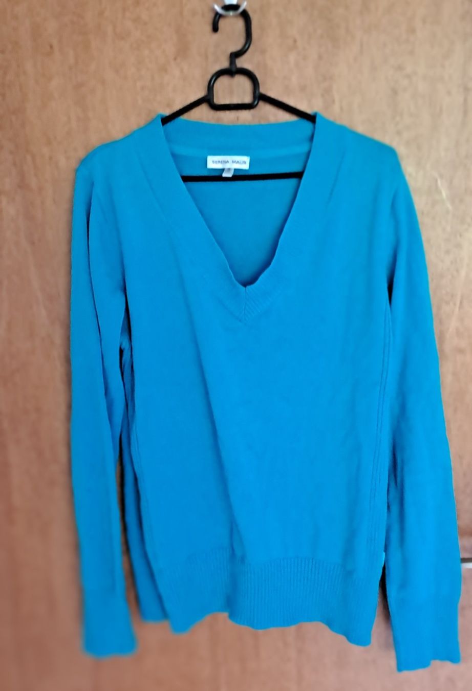Maglioni & Felpe: Sehr schöner hellblauer Strickpullover, extralange Ärmel – Usato da Eschert venduto da PS..