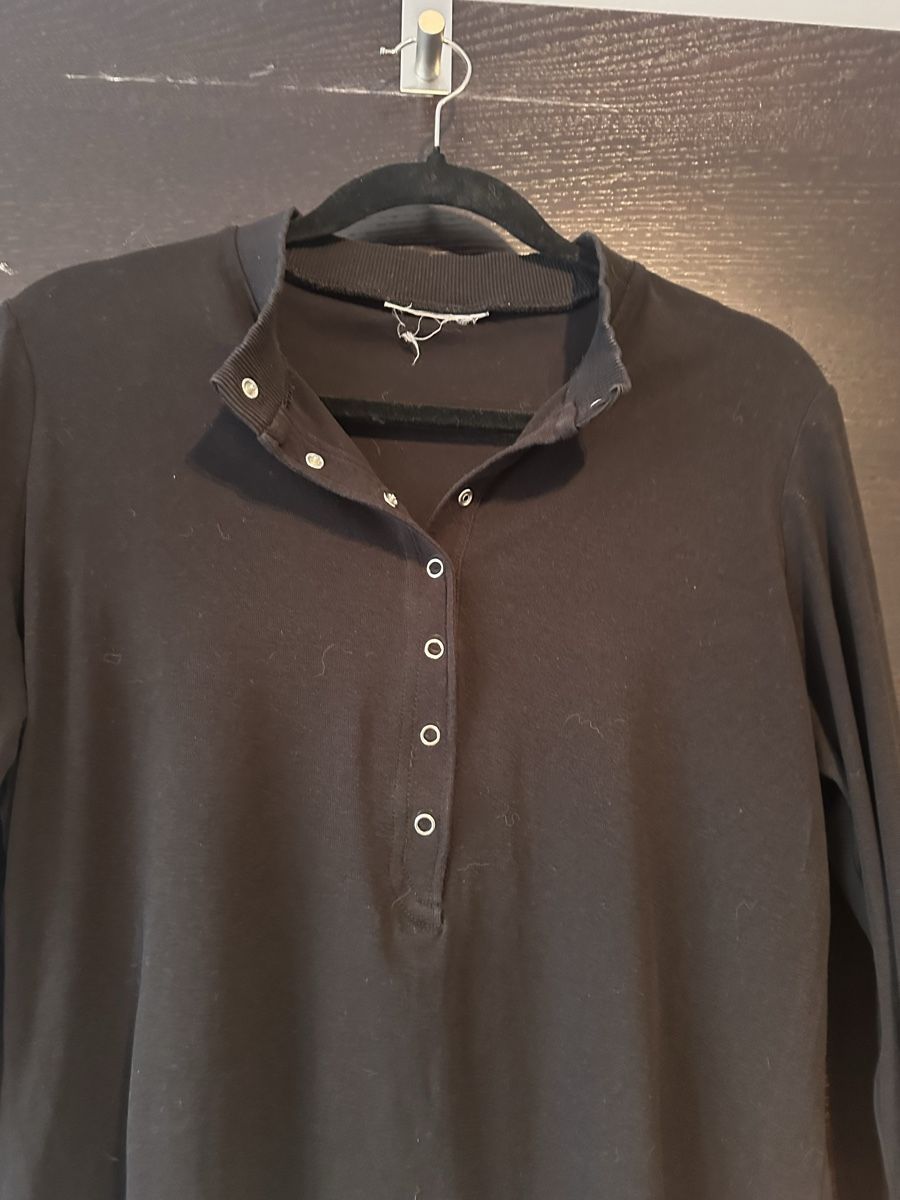 T-Shirts: Schwarzes Langarmshirt mit Knopfleiste, Grösse 40 – Neu (gemäss Beschreibung) aus Altendorf von Eastwick4 1