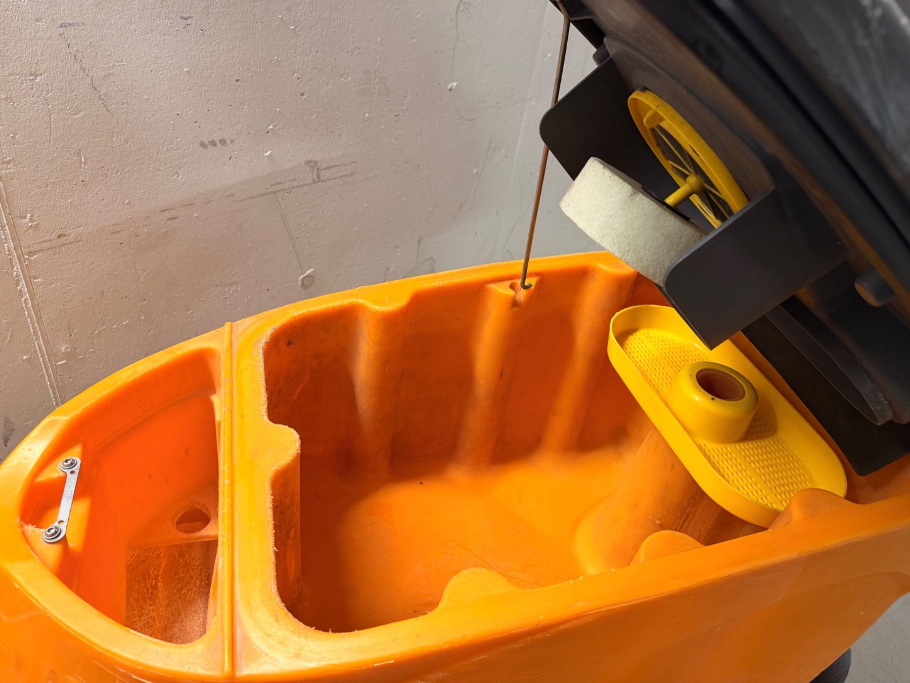 Toutes les machines: Taski Swingo 1255B mit Desomat – D'occasion à Rüschlikon par am6000 6