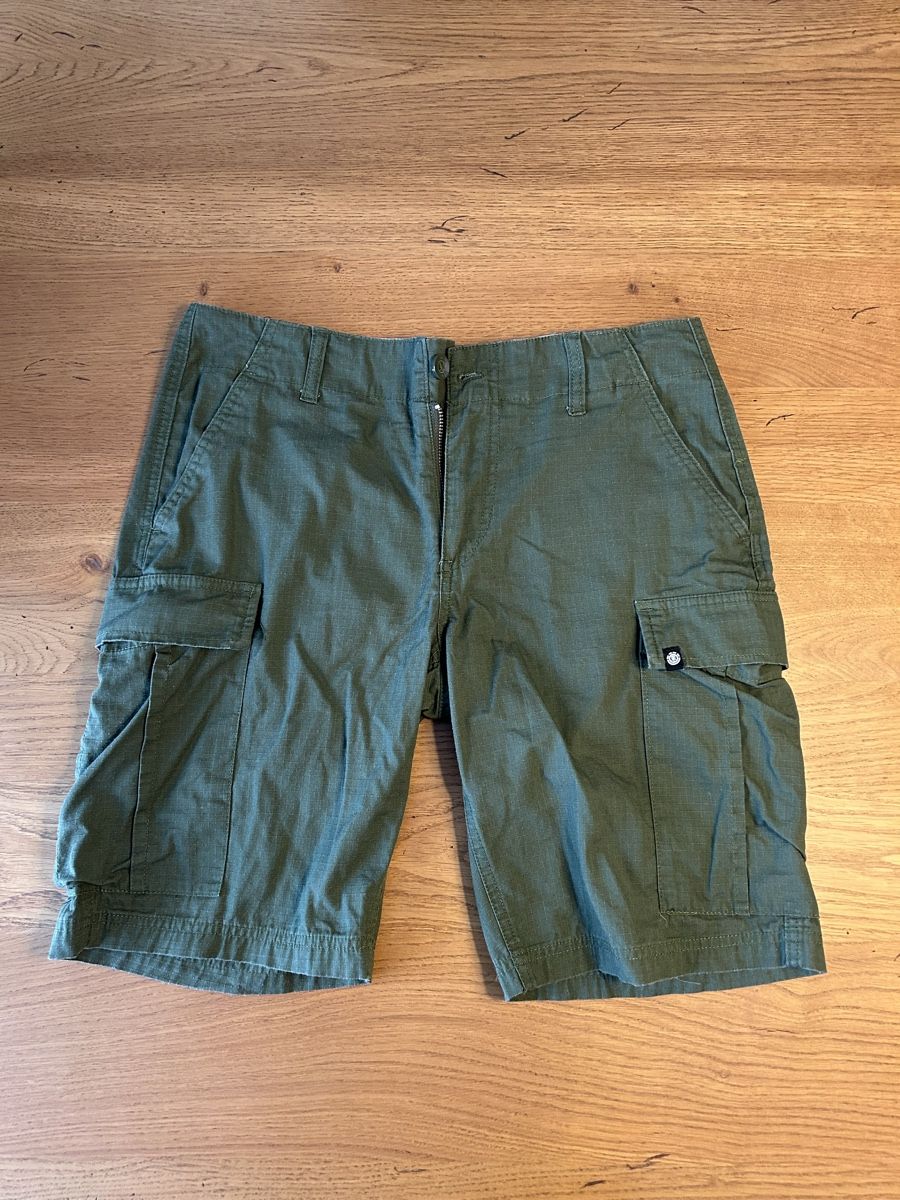 Element Pantaloni: Element cargo shorts 30 green – Usato da Cavigliano venduto da Galgio 4