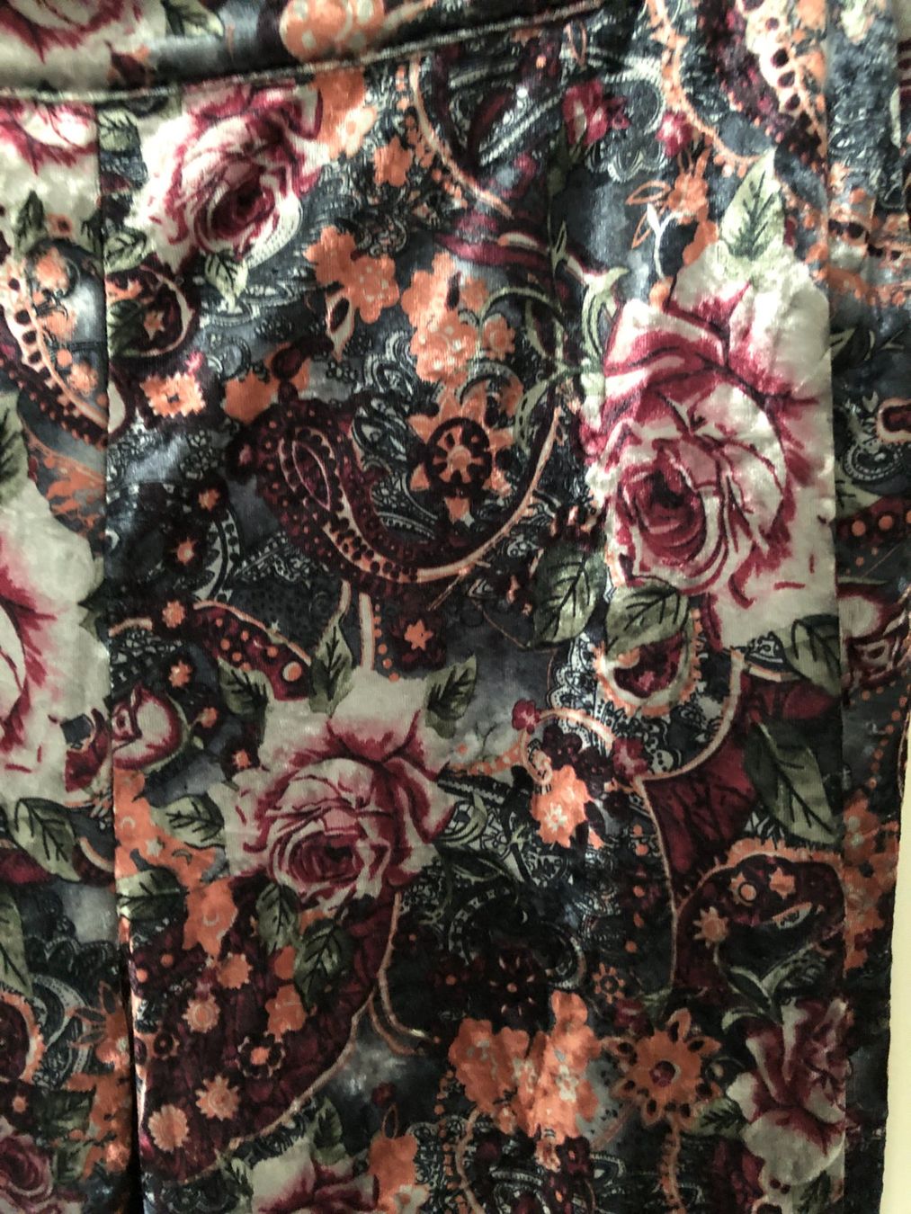 Pantaloni: Samthose mit Blumenmuster, Gr. 44, Herbst/Winter Top! – Usato da Arlesheim venduto da OmnIa55 2