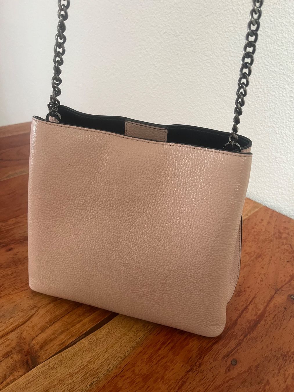 Taschen für Damen: Ledertasche mit Kette, beige, neuwertig – Gebraucht aus Luzern von paulinili 1