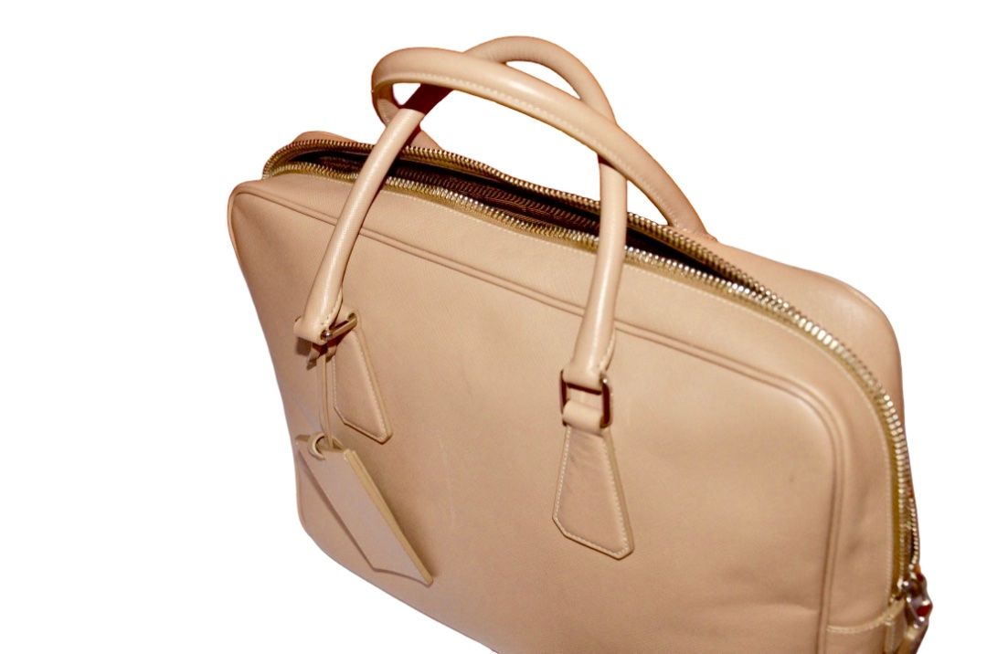 Prada Borse da donna: PRADA Leder Aktentasche / Tasche – Nuovo (secondo la descrizione) da Zurich venduto da MX1000 9