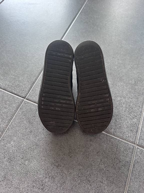 Scarpe per ragazzi: Kinderschuh Gr. 29 – Usato da Ottenbach venduto da chrisstader 2