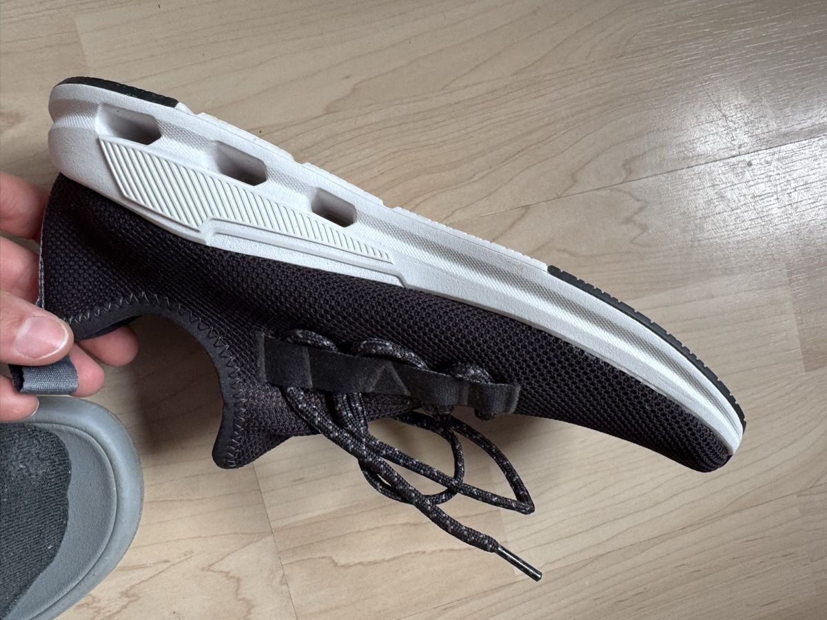 On Herrenschuhe: On Cloud Schuhe schwarz weiss Grösse 42 – Gebraucht aus Safenwil von vibabavi 2