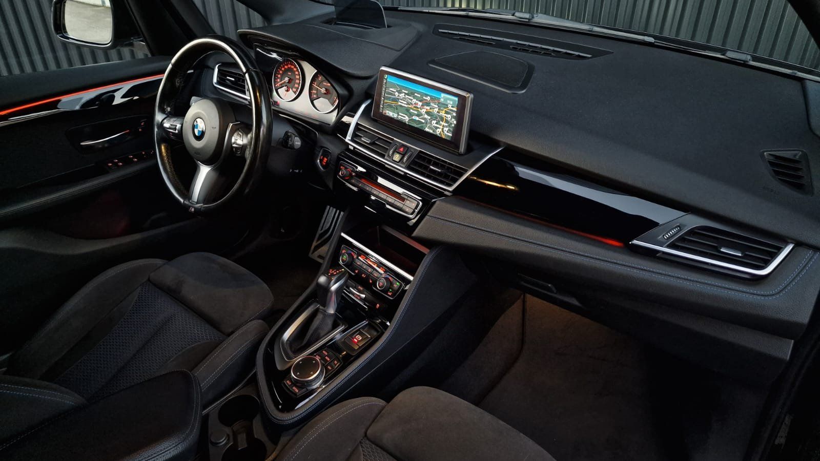 BMW Autos: BMW 225i xDrive Active Tourer M Paket – Gebraucht aus Steinhausen von surfero 4