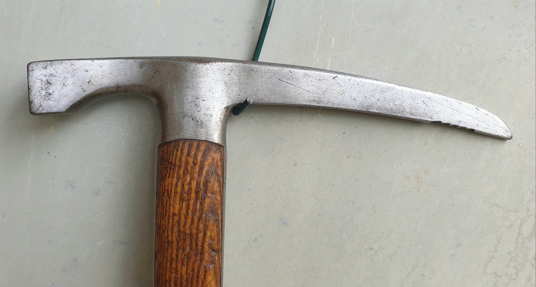 Attrezzatura da arrampicata: Stubai Eispickel Piolet Ice Axe Eishammer Nord Wall Hammers – Usato da Tüscherz-Alfermée venduto da Newpad 2
