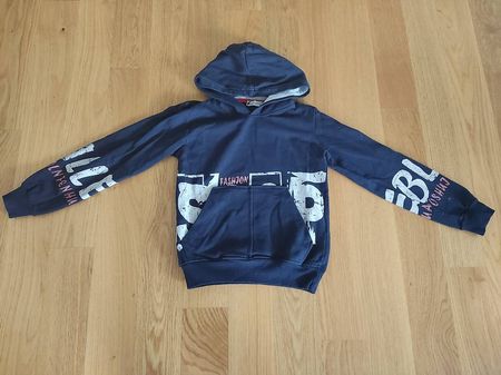 Kapuzenjacke/Hoodie in Gr. 134/140