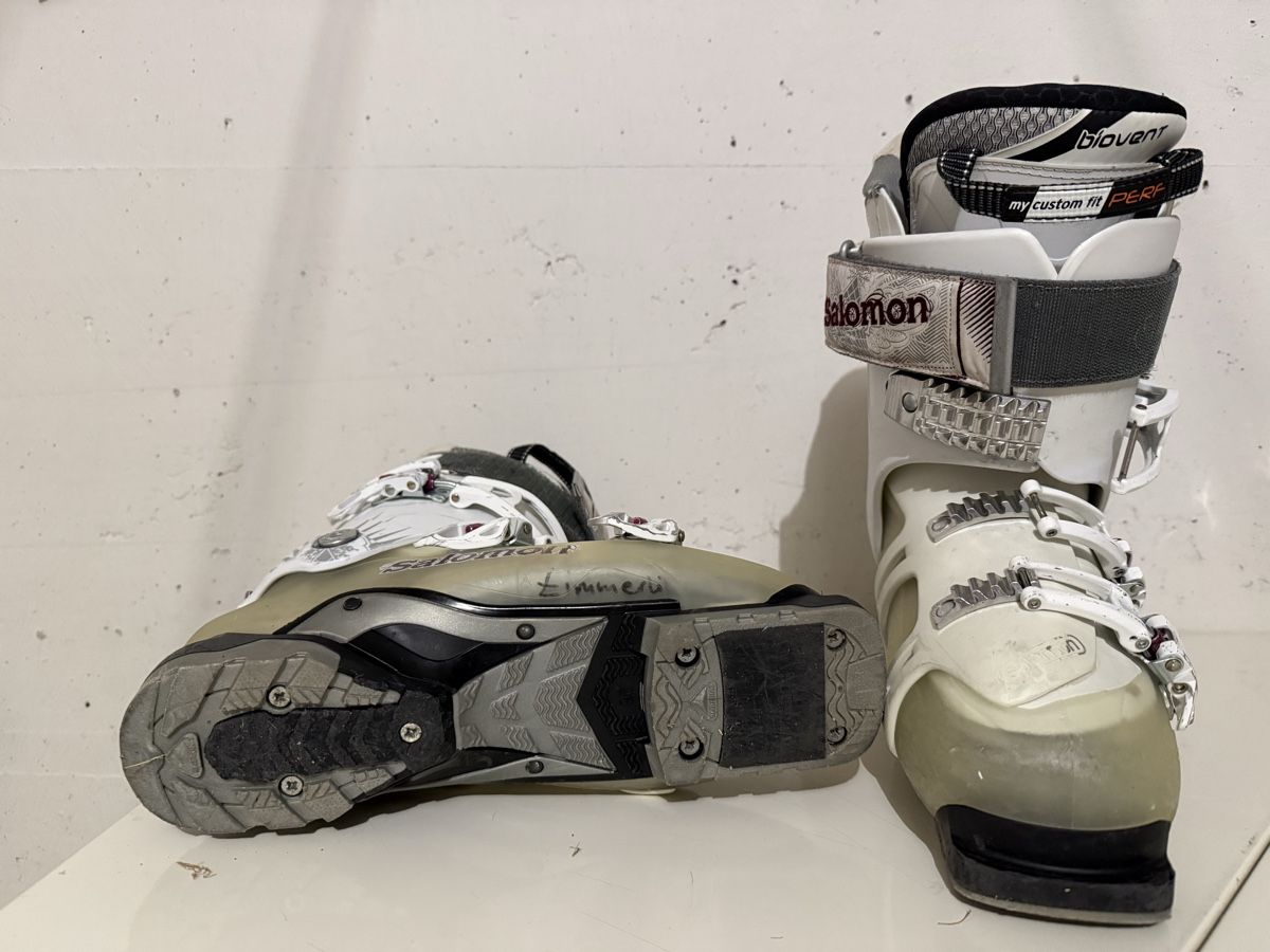 Scarpe da donna: Salomon Skischuhe weiss – Usato da Dättwil AG venduto da blaabla 2
