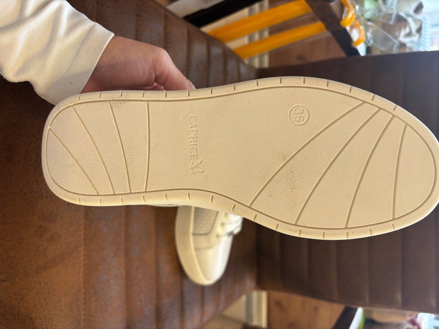 Scarpe da donna: Caprice Leder Sneaker / Gr. 36 NEU NEU – Nuovo e nell'imballaggio originale da Schmerikon venduto da Lori_lolita 2
