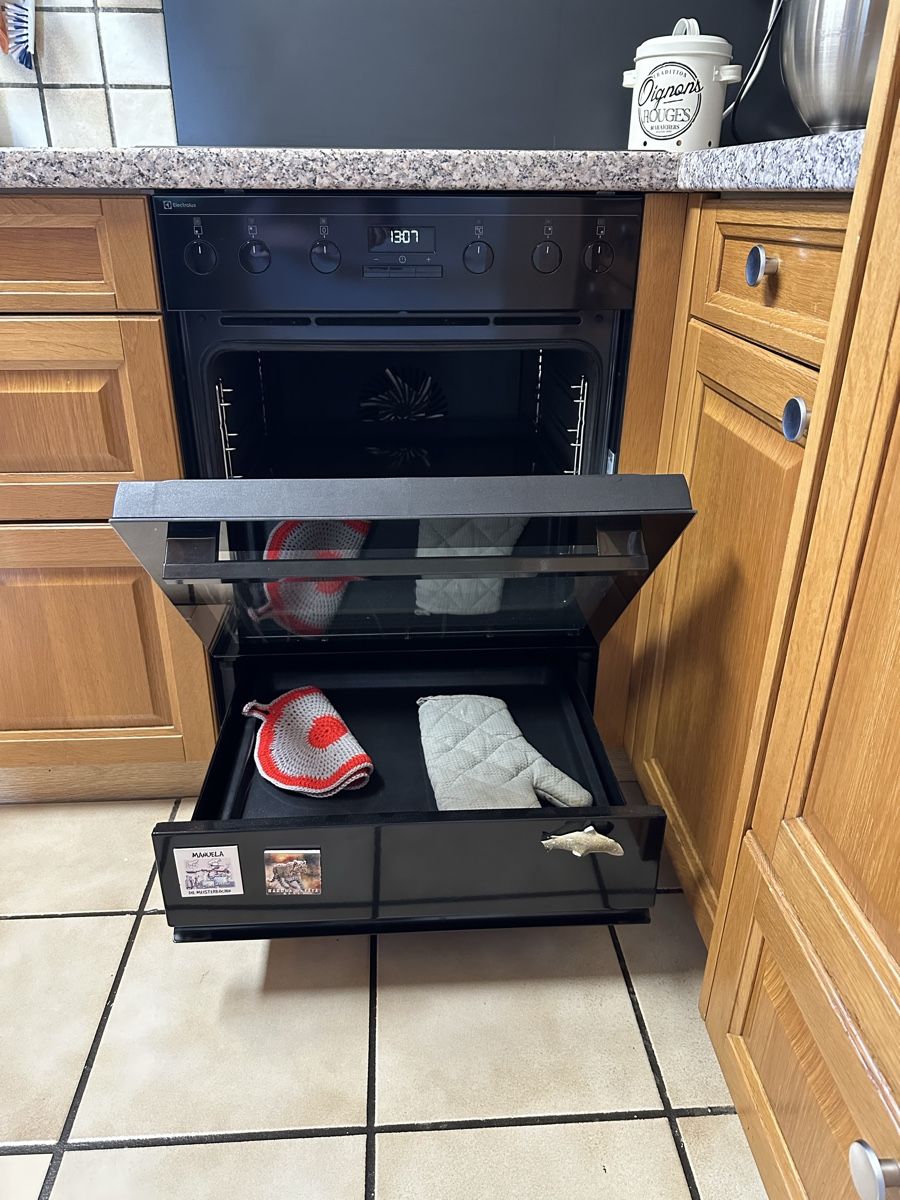 Cucine complete: Gebrauchte Küche mit Geräten, Guter Zustand – Usato da Schafisheim venduto da Minulein 3
