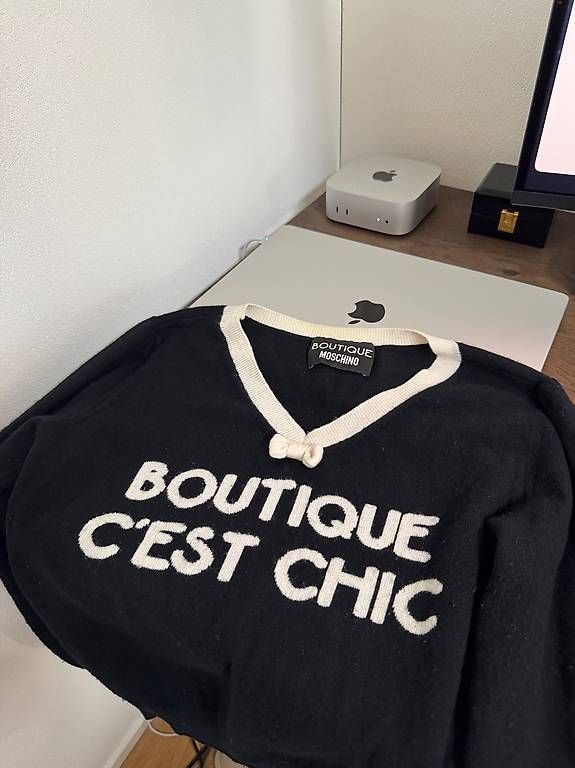 Moschino Maglioni & Felpe: Moschino Boutique Cest Chic Sweater - Size S – Nuovo (secondo la descrizione) da Schübelbach venduto da Rahnmont 1