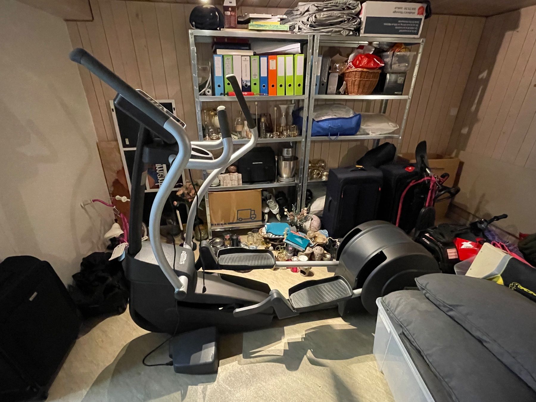 Technogym Vélos d'appartement: Letze chance!Crosstrainer Technogym Gebrauchter Zustand – D'occasion à Diessbach b. Büren par martin2286 2