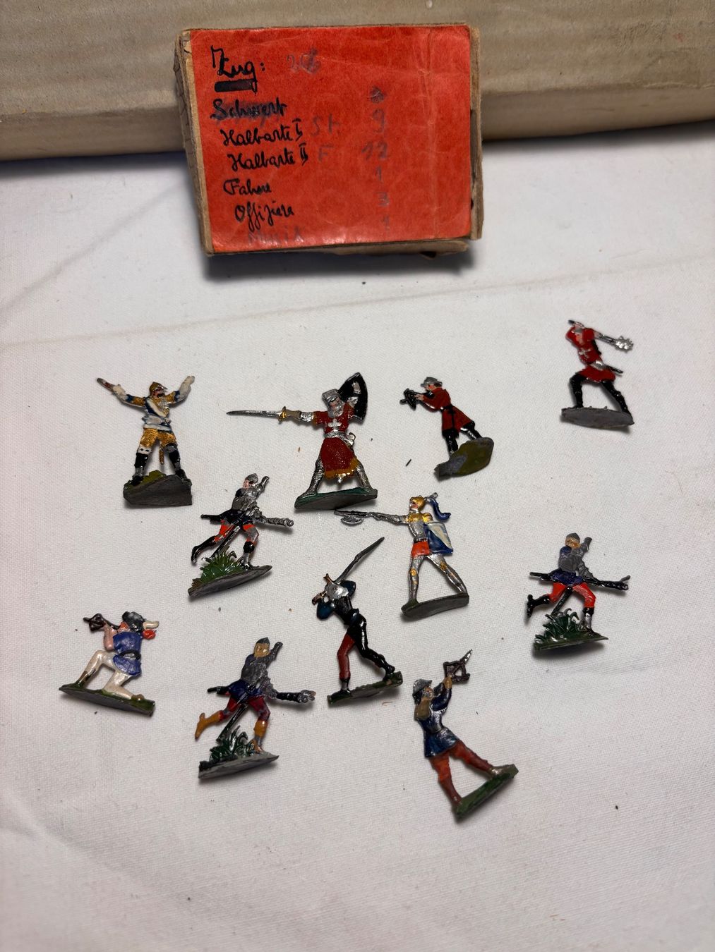 Statuette: antike Zinnfiguren Ritter – Usato da Hindelbank venduto da brm_72zv 3