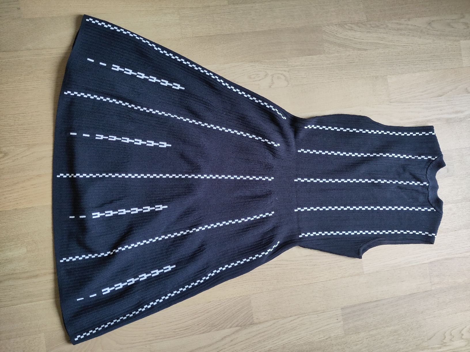 H&M Vestiti: Strickkleid, H&M, Grösse M, sehr angenehm – Usato da Jona venduto da 2Schnapp 3