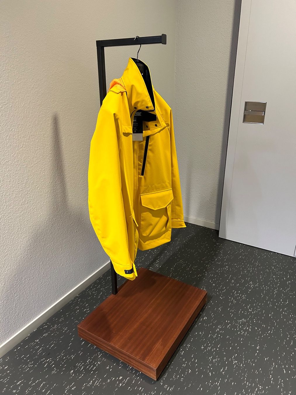 Guardaroba: Garderobe / Warenträger freistehend auf Rollen – Nuovo (secondo la descrizione) da Glattpark(Opfikon) venduto da Cmberger 1