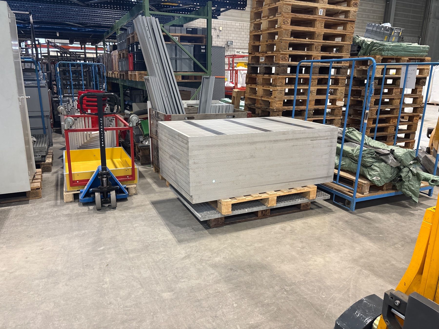 Dispositivi a energia solare: Solarpanel PVA 6221 Rickenbach – Usato da Emmenbrücke venduto da Plan-C-Liquidationen 5