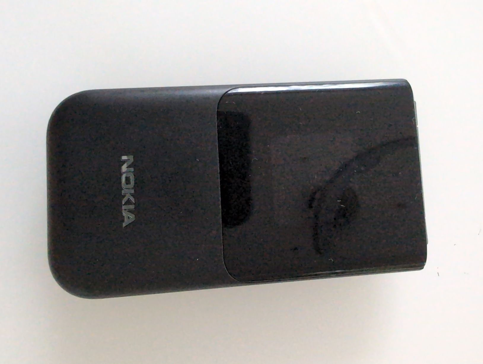 Nokia Telefoni cellulari / Smartphones: Nokia 2720 Flip Schwarz Klapphandy – Difettoso da Zollikofen venduto da Sanssouci1 3