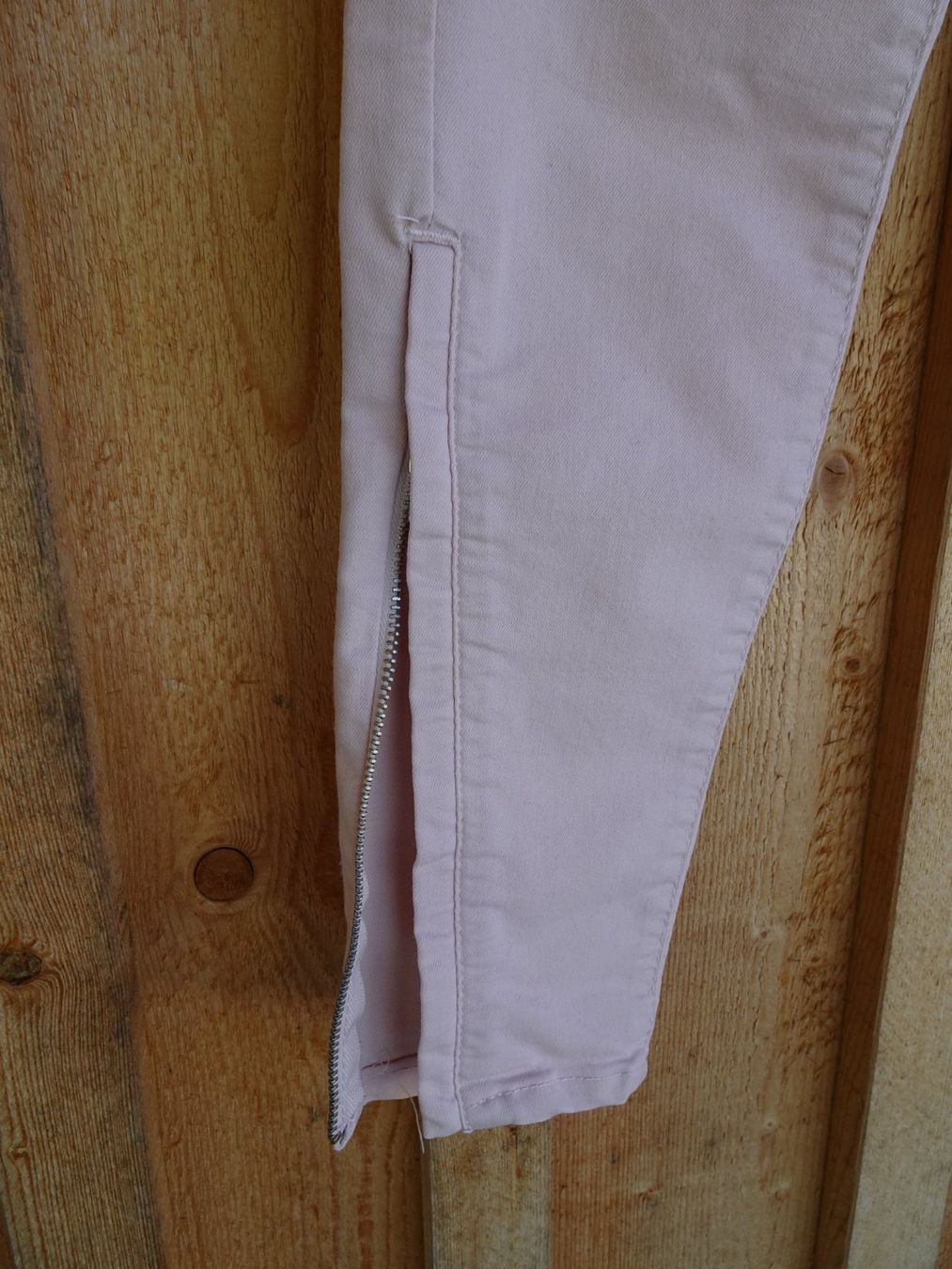 Zara Pantaloni: Uni rosa Stretch Hose von Zara Gr. 34 oder XS - 221035 – Usato da Küssnacht am Rigi venduto da Good4Deckeli 2