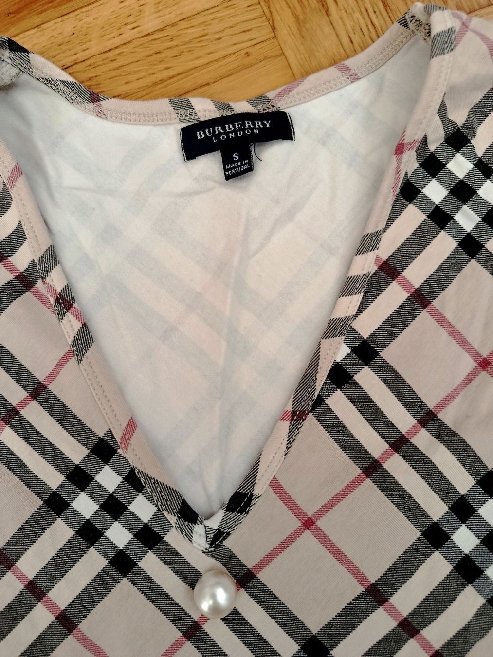 Burberry Tops: Haut Burberry taille S – Gebraucht aus Les Acacias von Dame_Shakti 1