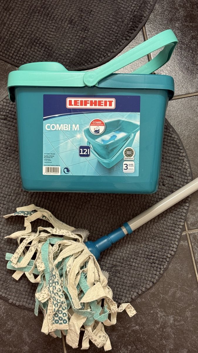 Altro per la casa: Leifheit Combi M Wischsystem 12L – Eimer + Mop – Usato da Zürich venduto da ana_782l
